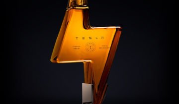 La tequila de Tesla rend complètement fous les internautes.