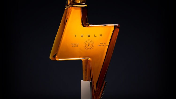 La tequila de Tesla rend complètement fous les internautes.